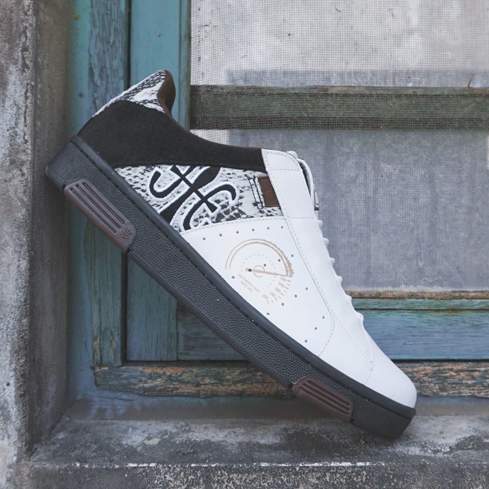 Royal Elastics Men's Icon White Black Leather Sneakers – alternate view 6