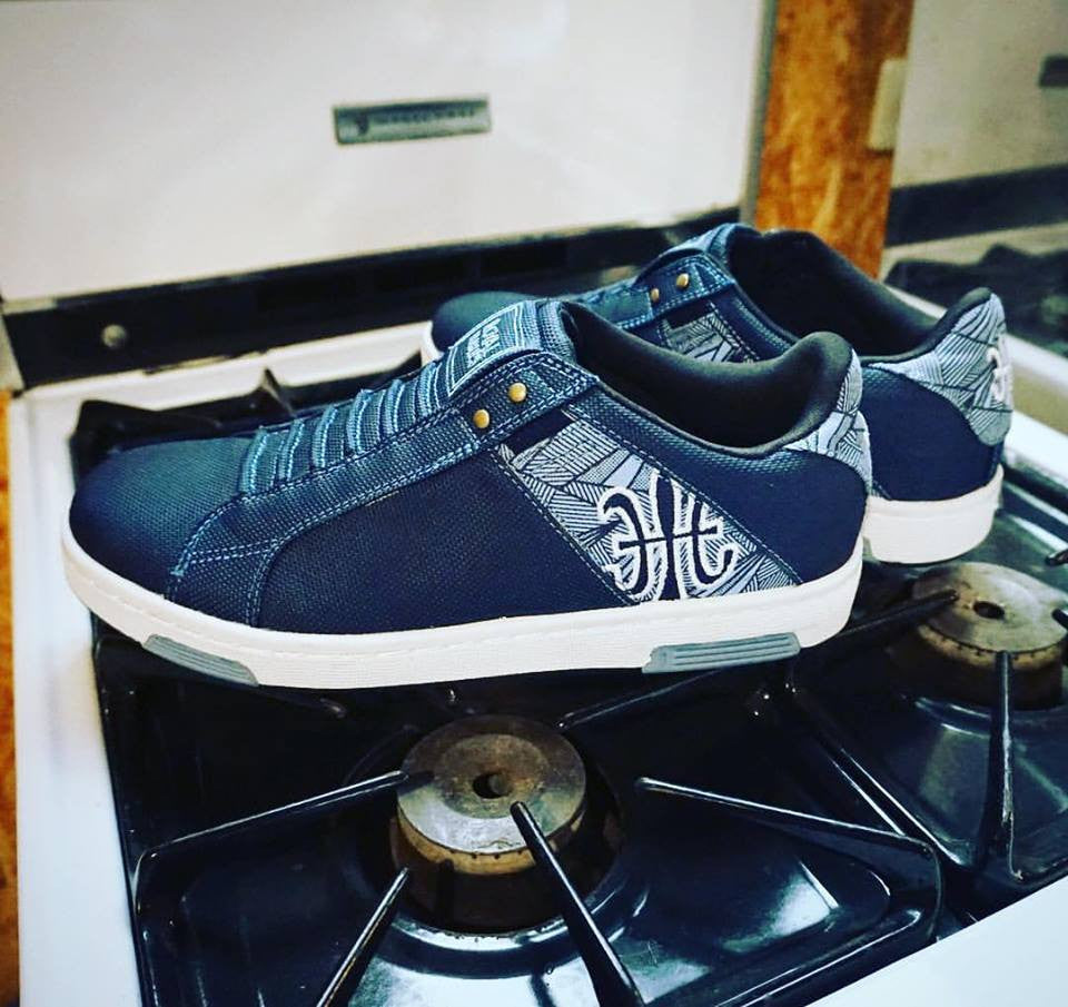 Royal Elastics Men's Icon Blue Polyester Sneakers