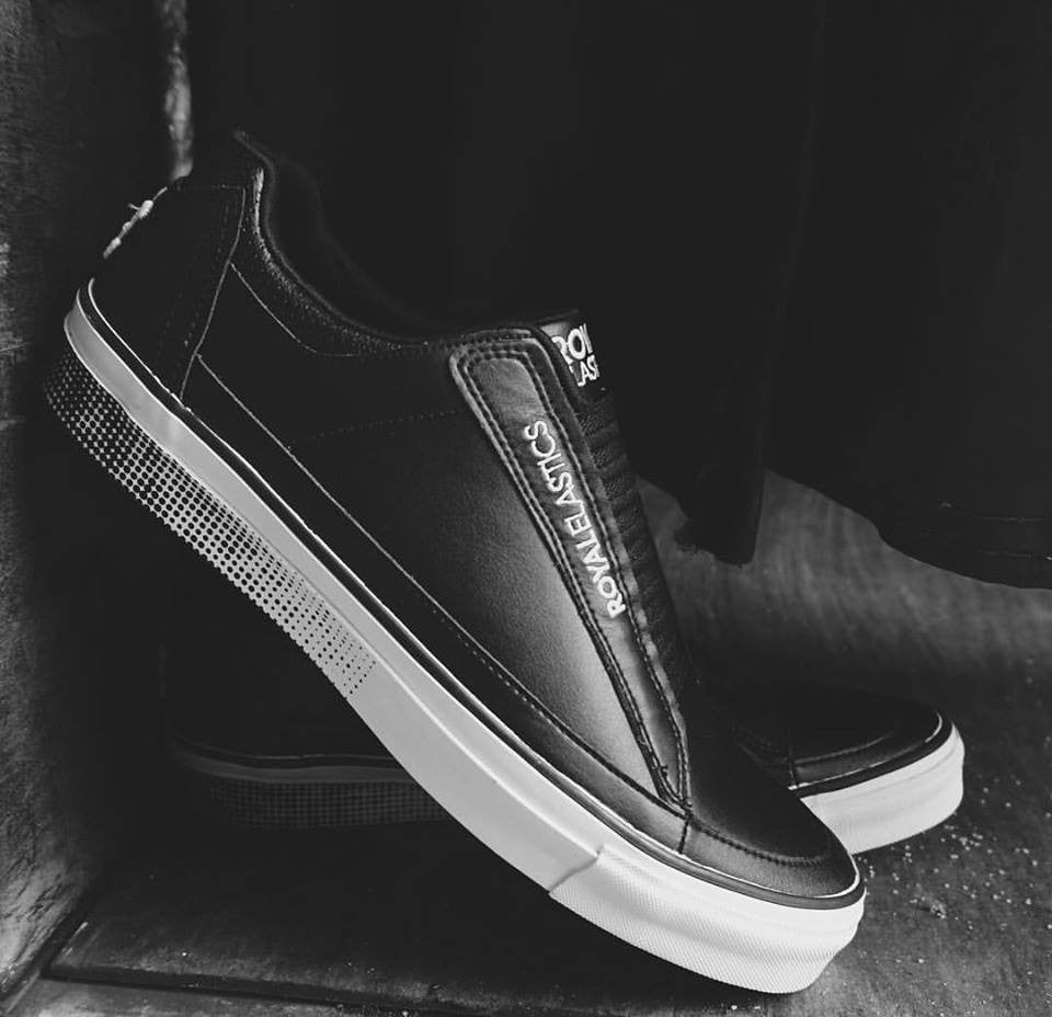 Royal Elastics Men's King White Black Microfiber Low Tops – alternate view 6